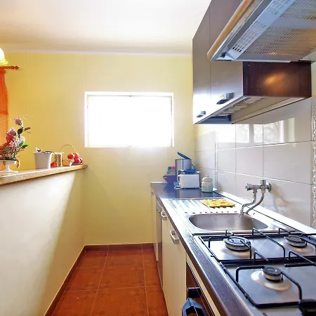 House Rafe 1428 *